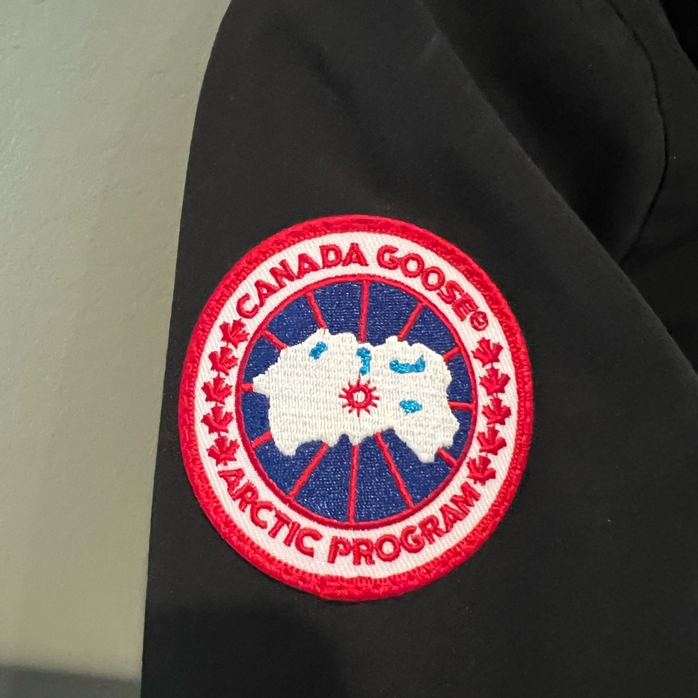 Canada goose down jacket women’s  size small